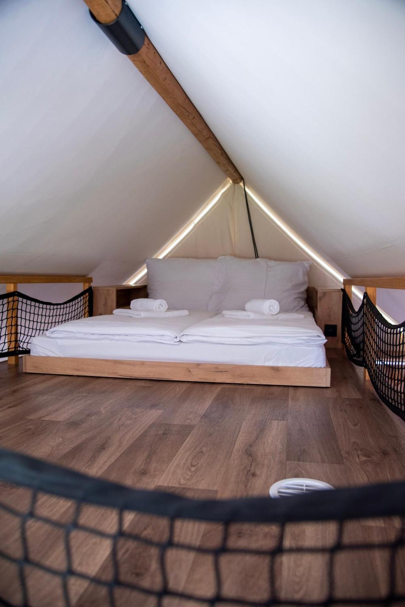 Forrest Glamping Hotel Banská Štiavnica Екстериор снимка
